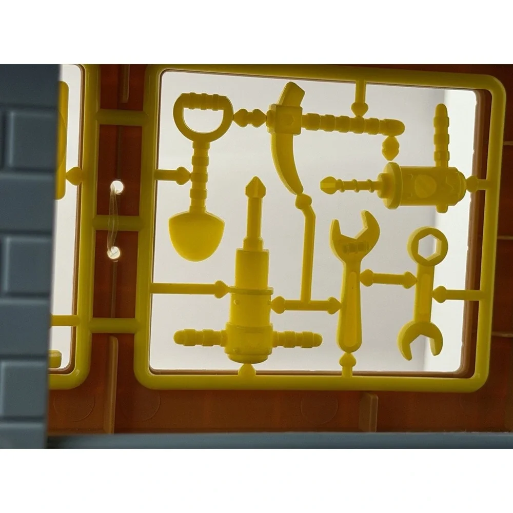 Kid Connection Mega Construction Site Play set with Crane Works Good condition